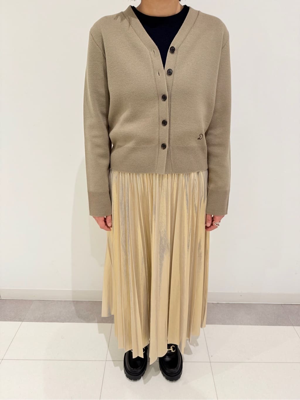 MIYAKAWAさんの「DRESSTERIOR｜ストレッチフルニードルニット」を使ったコーディネート