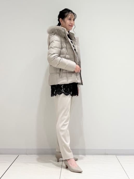 kayoさんの「INDIVI｜【名品／撥水／抗菌防臭】ショート丈リサイクルダウンコート」を使ったコーディネート