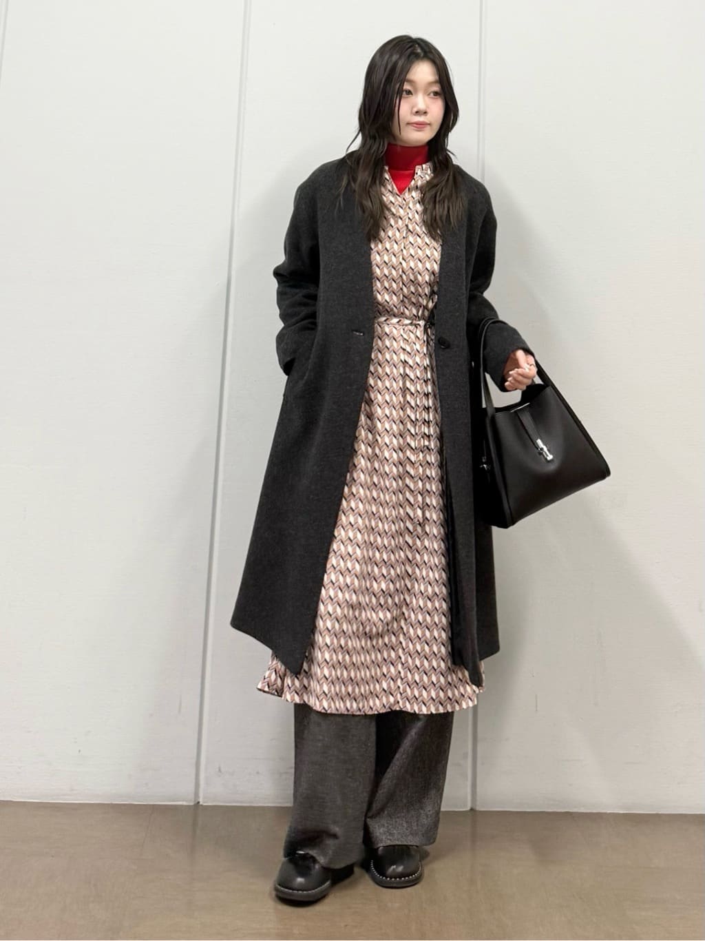 mizukiさんの「INDIVI｜【軽量／ウール混】ライトフォルム ロングコート」を使ったコーディネート
