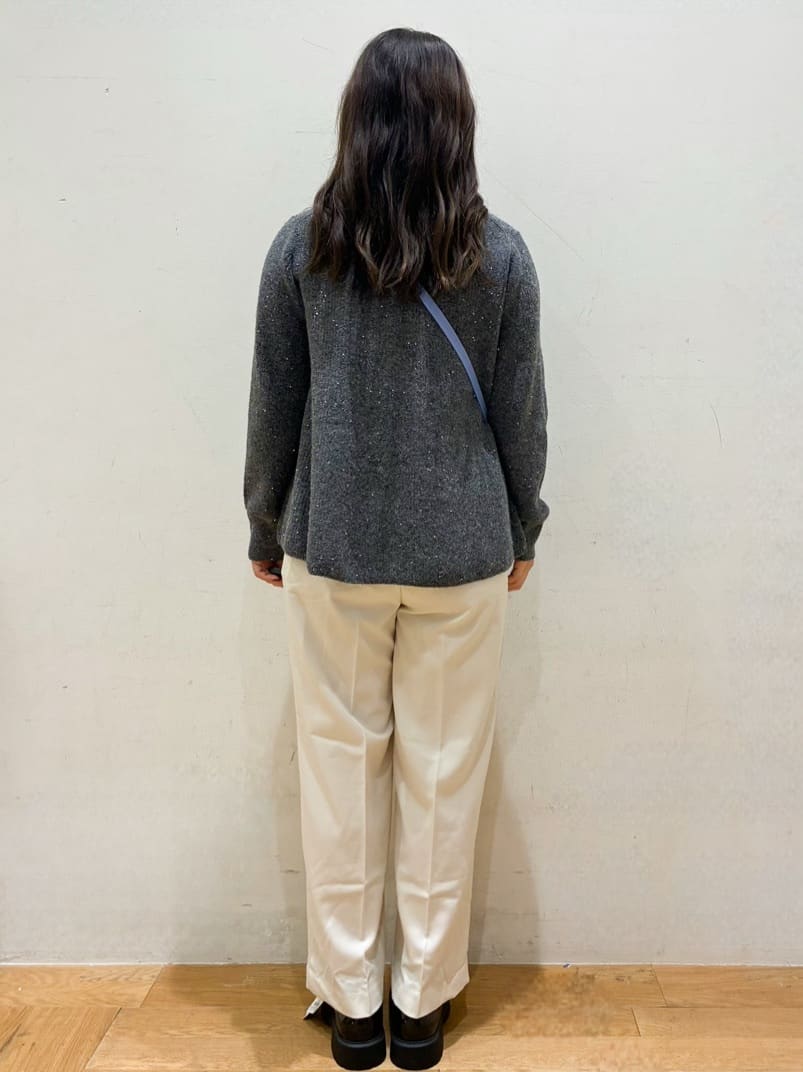kurumiさんの「OPAQUE.CLIP｜スパンコールラメ衿2WAYペプラムニット【洗濯機OK】」を使ったコーディネート