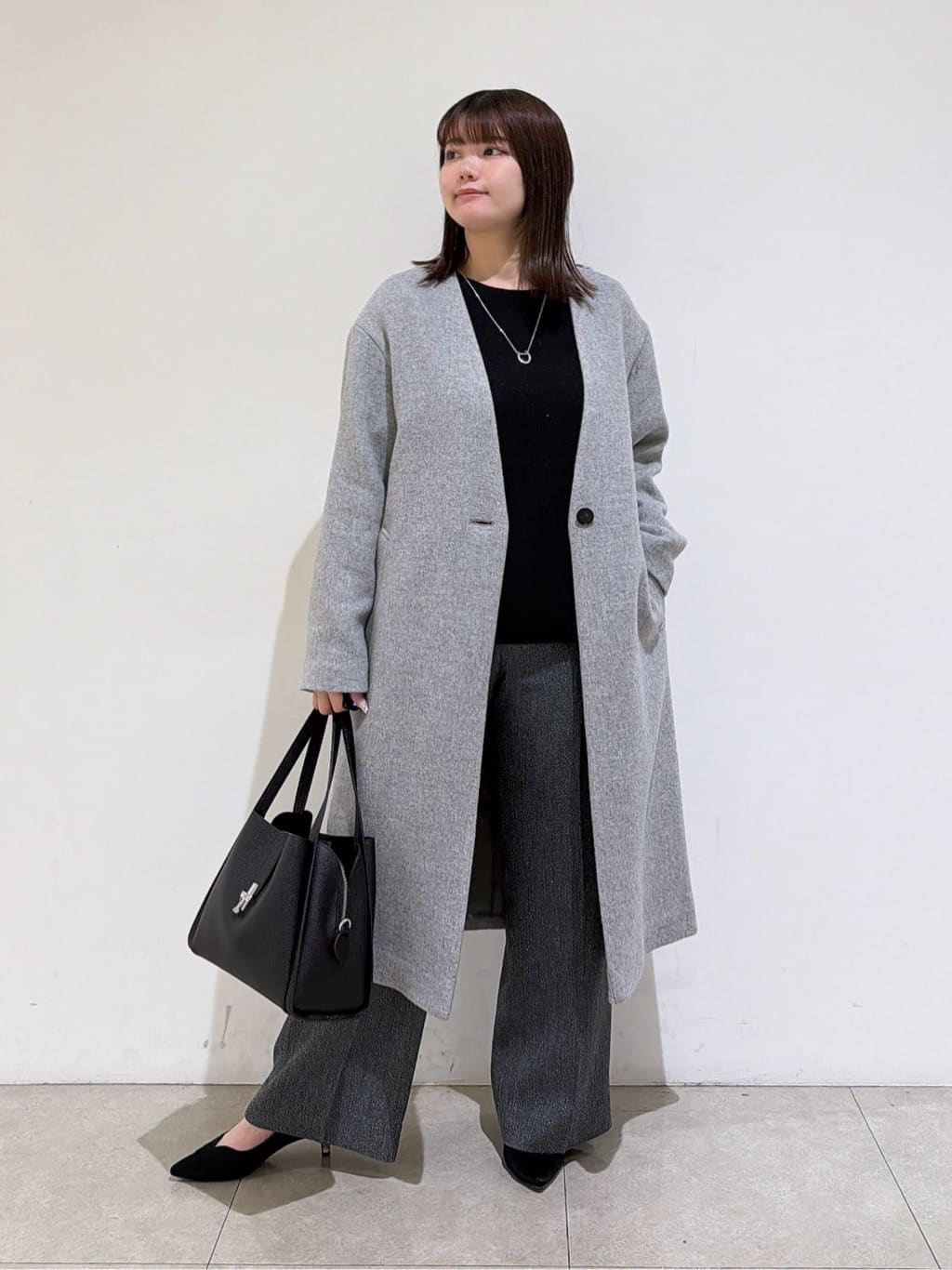 emikaさんの「INDIVI｜【軽量／ウール混】ライトフォルム ロングコート」を使ったコーディネート