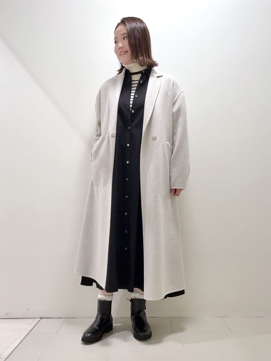 YUIさんの「UNTITLED｜【前開きボタン/ベルト付/羽織シャツ/】2WAYトレンチ風ワンピース」を使ったコーディネート