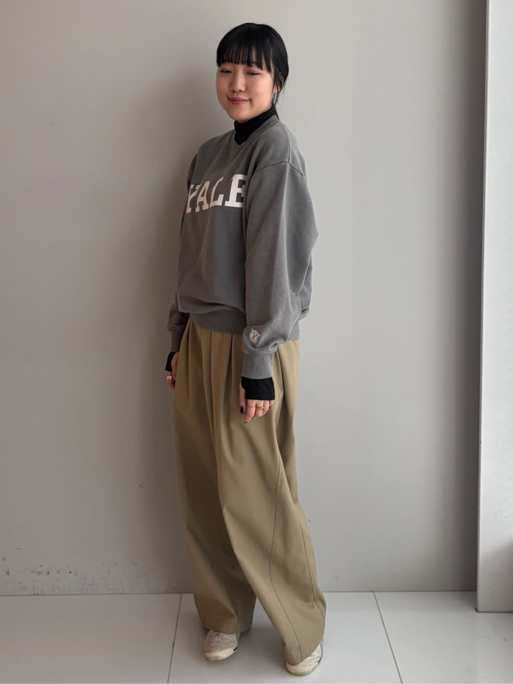 Akutagawaさんの「tk.TAKEO KIKUCHI｜YALEロゴスウェット」を使ったコーディネート