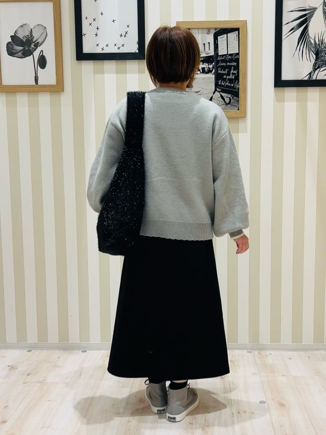 ma_miさんの「SHOO･LA･RUE｜【洗濯機可/S-LL】裾スカラップが差がつく コード刺繍ロゴニット」を使ったコーディネート