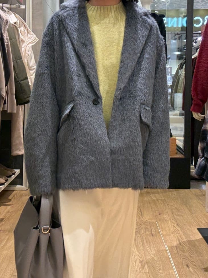 chさんの「THE SHOP TK｜纏うだけで大人上品 シャギーチェスターハーフコート」を使ったコーディネート