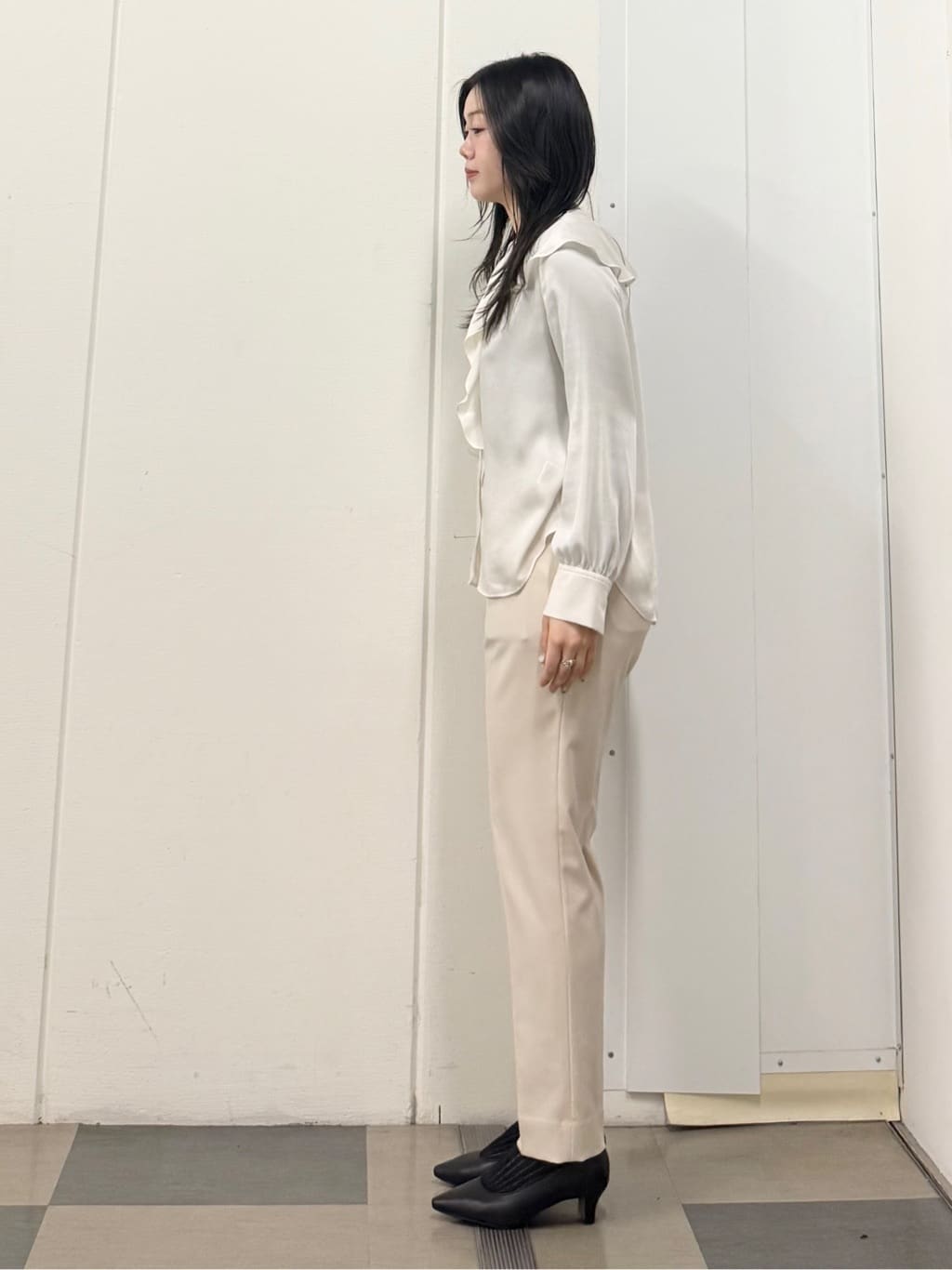 mizukiさんの「INDIVI｜【洗える／UVケア／スーツ】ストレッチノーカラージャケット」を使ったコーディネート