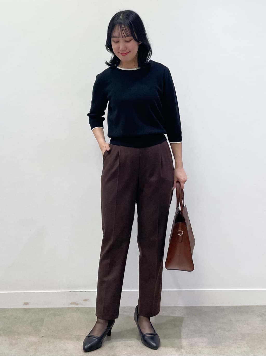 yukariさんの「Reflect｜【秋映え／単品使い◎／すっきり見え】ブローチ付きニットアンサンブル」を使ったコーディネート