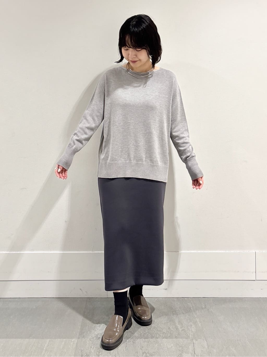 モエカさんの「UNTITLED｜【8色展開/体型カバー】魅せるタイムレスニット」を使ったコーディネート