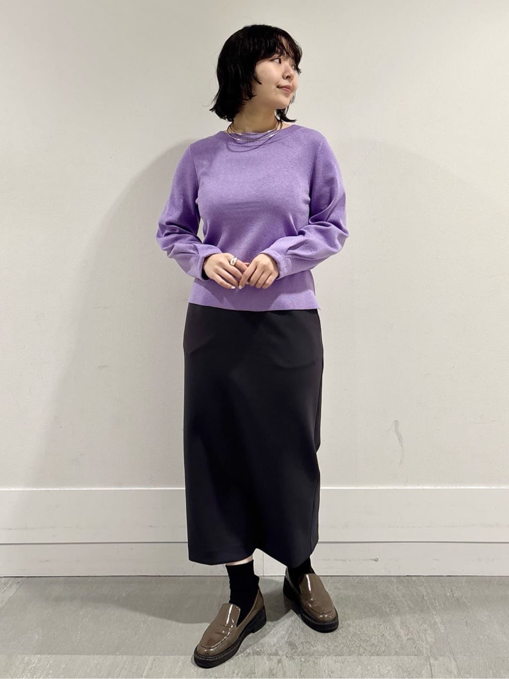 モエカさんの「UNTITLED｜【きれいめ/洗える】ラメ入りワイドボートネックニット」を使ったコーディネート