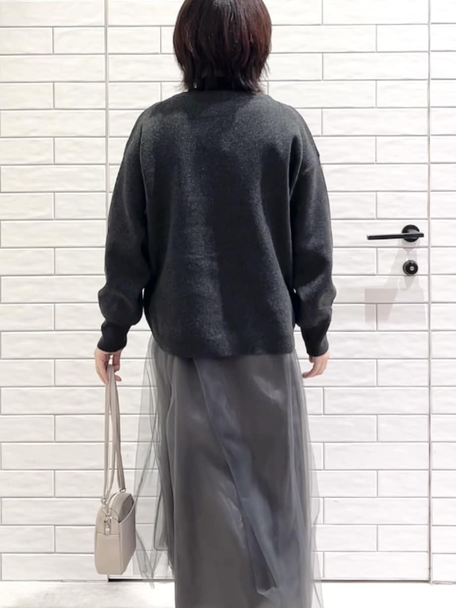 しおりさんの「OPAQUE.CLIP｜サイド編地切替ニットトップス／セットアップ対応【洗濯機OK】」を使ったコーディネート