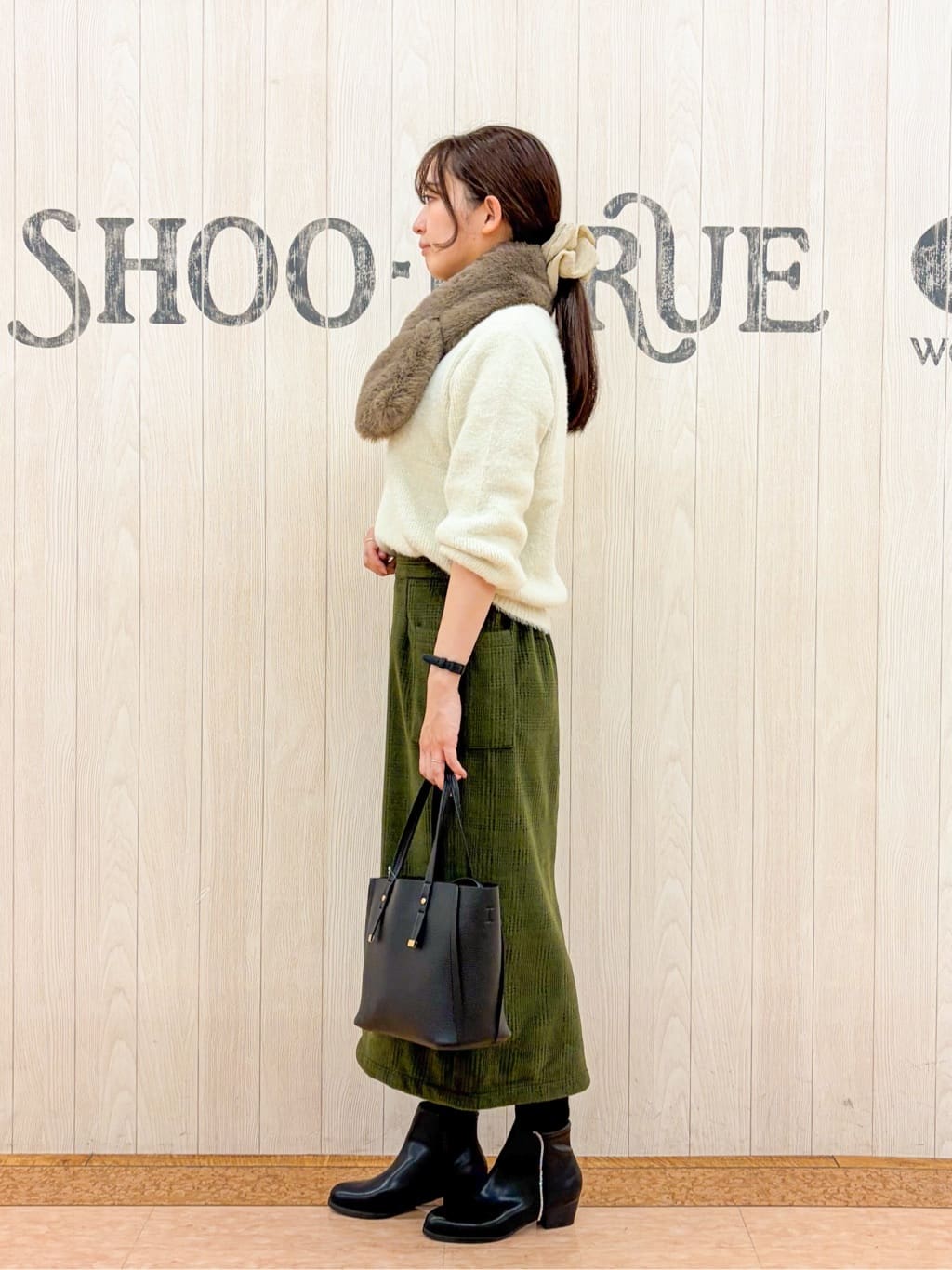 Nakaさんの「SHOO･LA･RUE｜【S-LL/あったか】大人レディな着こなしに シャギーチェックスカート」を使ったコーディネート