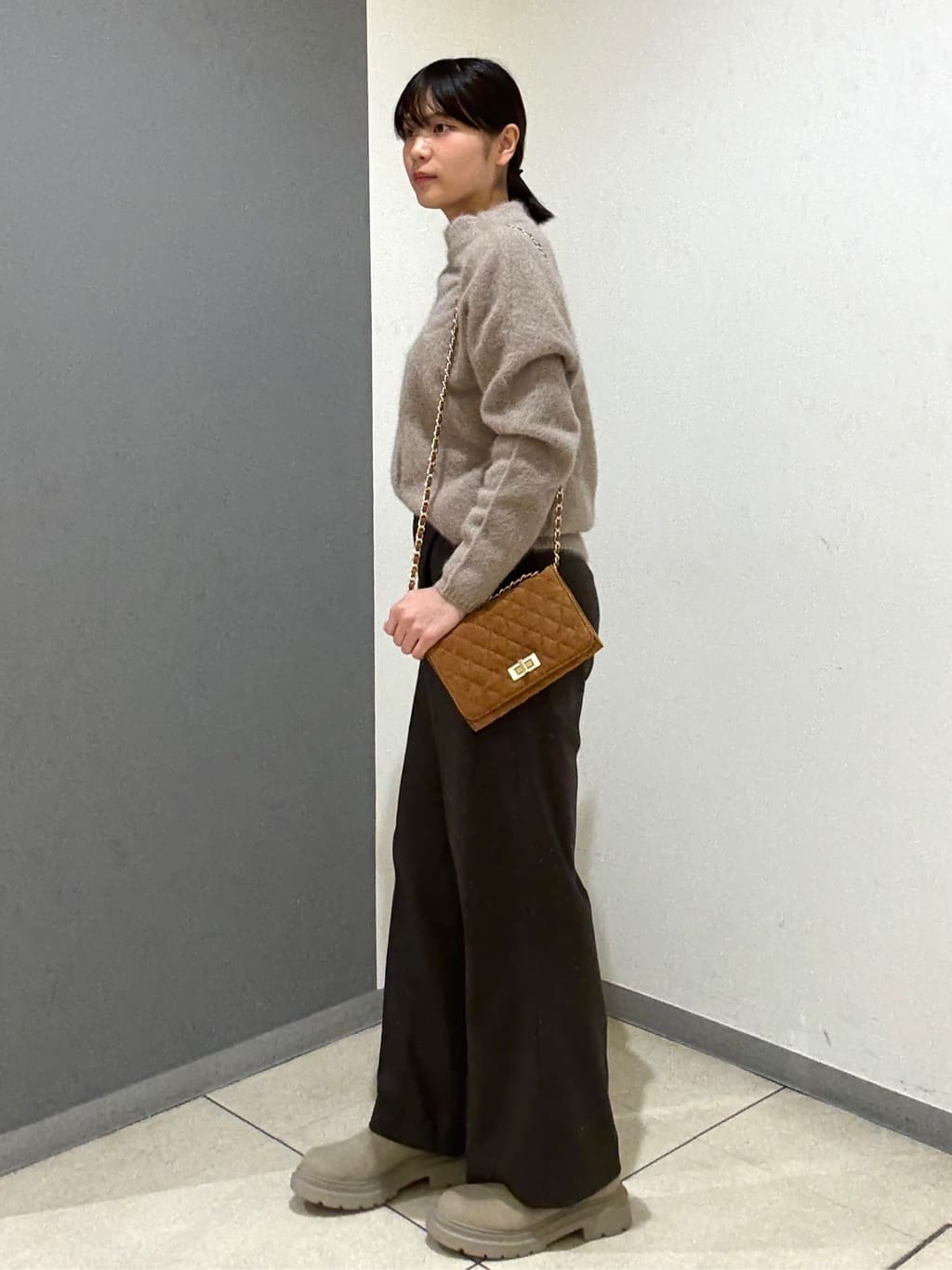 Itoさんの「UNTITLED｜【大人な品格/ふわふわニット】フォックスカシミヤ コクーンニット」を使ったコーディネート