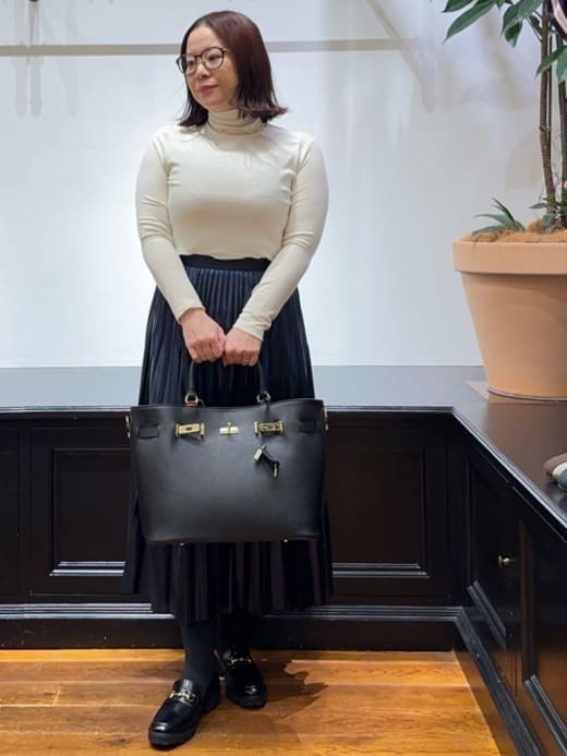 Asamiさんの「DRESSTERIOR｜【インナー使いに最適/しっとり暖かな吸湿発熱素材】タートルネックプルオーバー」を使ったコーディネート