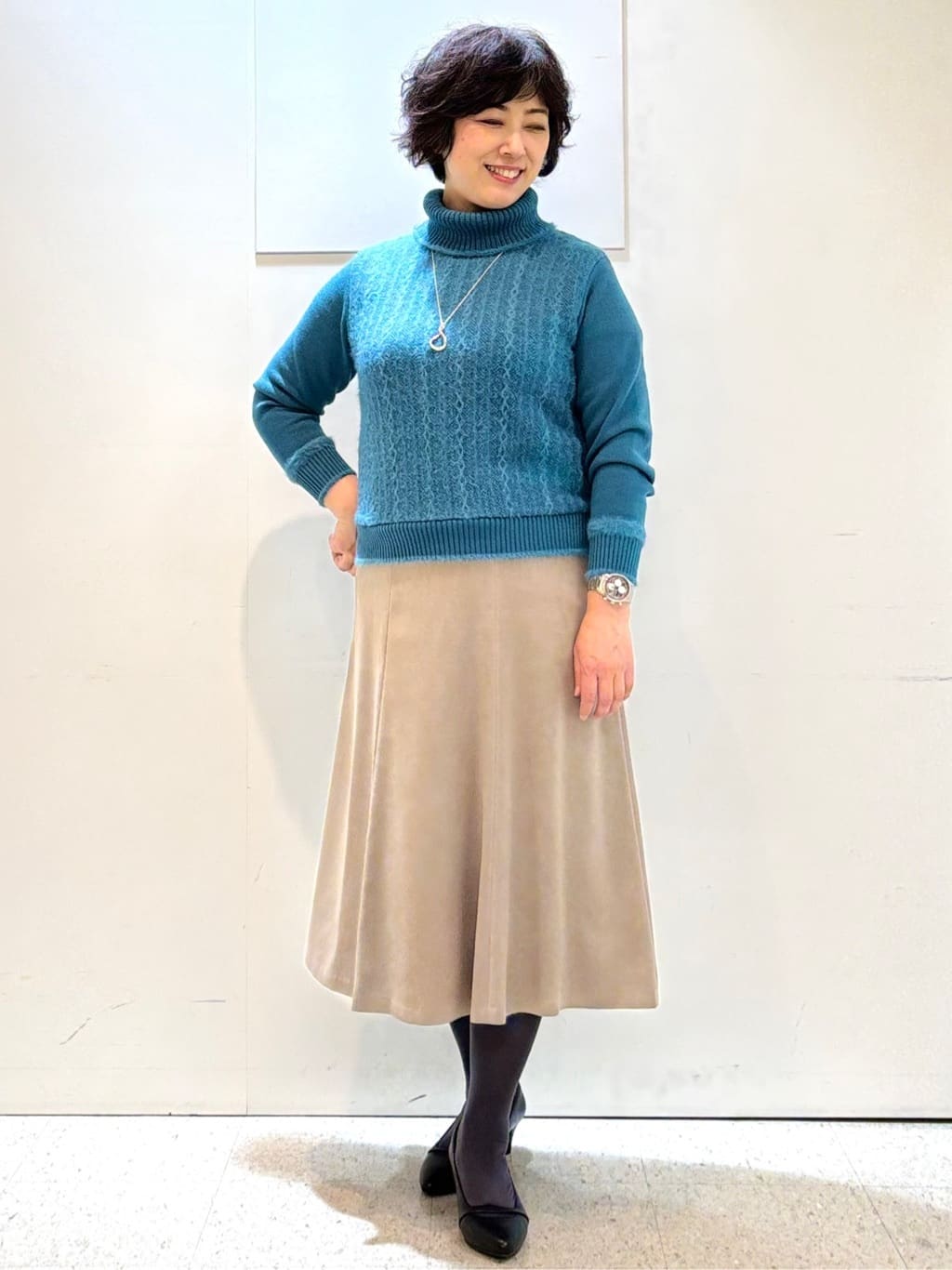 ヤスコさんの「Reflect｜【ほんのりラメ感◎】ふわふわフェザーヤーンハイネックニット」を使ったコーディネート