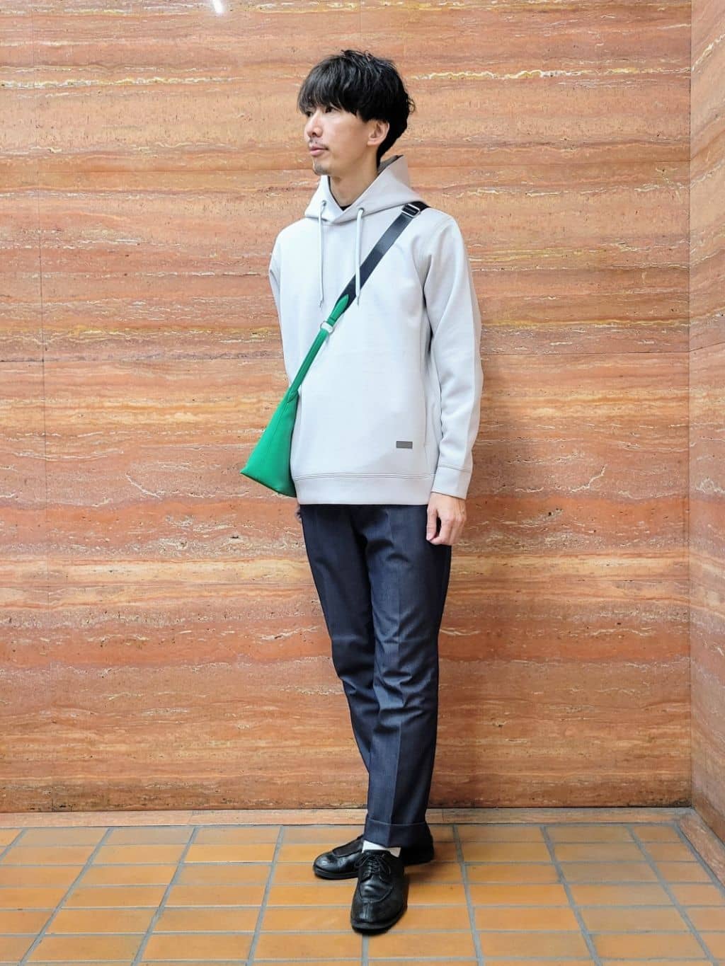 piroyaさんの「TAKEO KIKUCHI｜エアダン プルオーバー パーカー」を使ったコーディネート