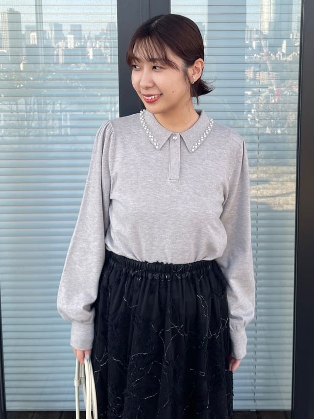 abeさんの「Couture brooch｜【ハレの日・通勤】ラメ刺繍ブークレチュールスカート」を使ったコーディネート