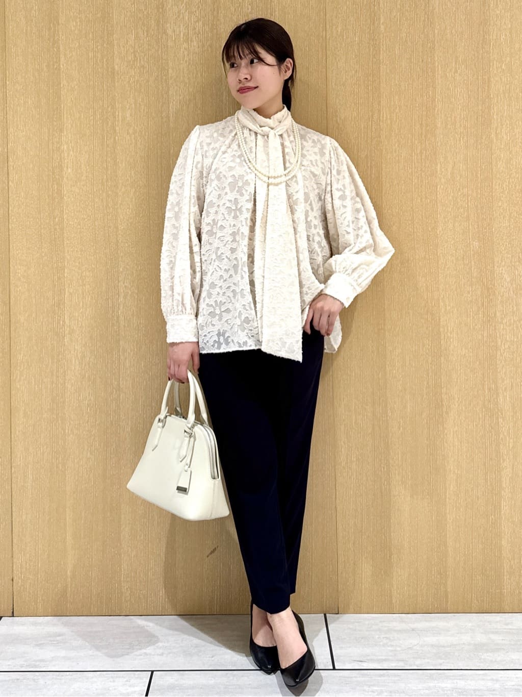 nanaさんの「UNTITLED｜【アレンジ自在】ロングパール調ネックレス」を使ったコーディネート