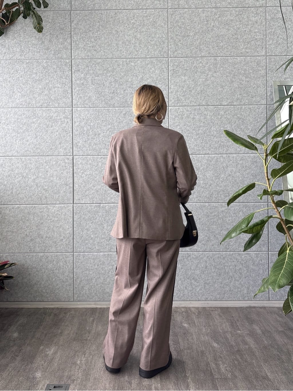 kotakiさんの「INDIVI｜Comfy SET UP｜イージーストレートスラックス【セットアップ対応／通勤／カセット服】」を使ったコーディネート