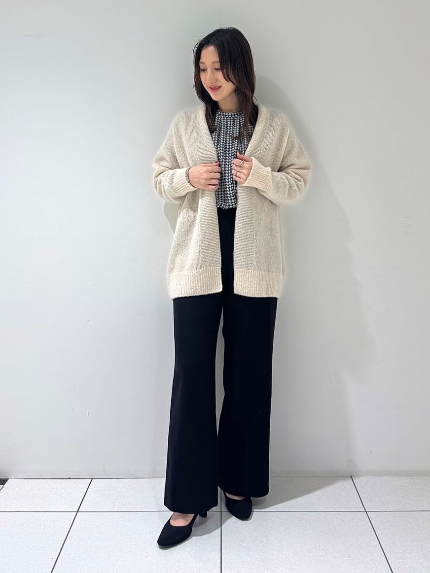 そんさんの「INDIVI｜【エアリー素材】ブークレ着流しニットカーディガン」を使ったコーディネート