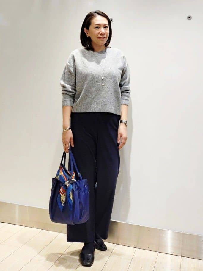 ⭐︎m.peatchan⭐︎さんの「Reflect｜【選べる5色／ゆったりシルエット】Vネックスパンコールニット」を使ったコーディネート
