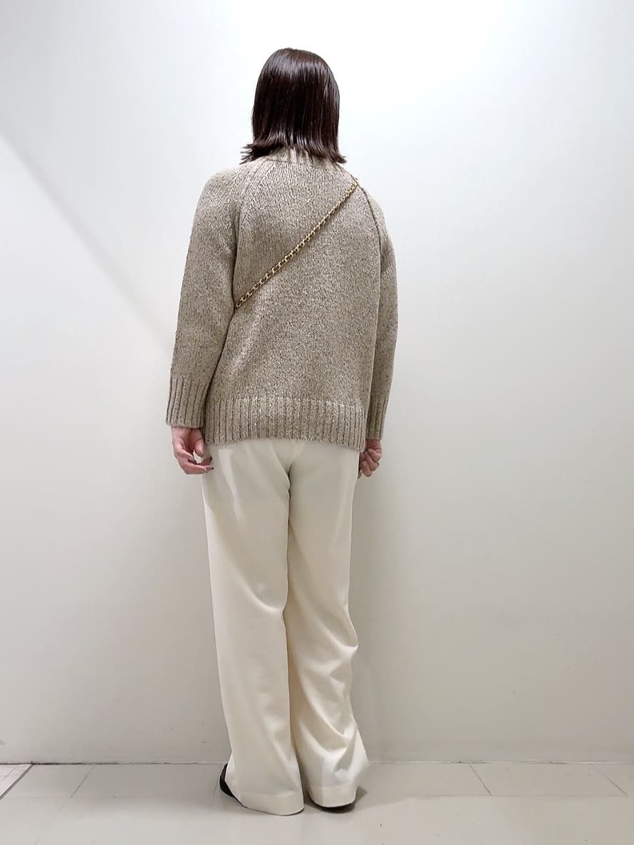 YUIさんの「UNTITLED｜【はっ水機能/フード取り外し可/防寒】ロングダウンコート」を使ったコーディネート