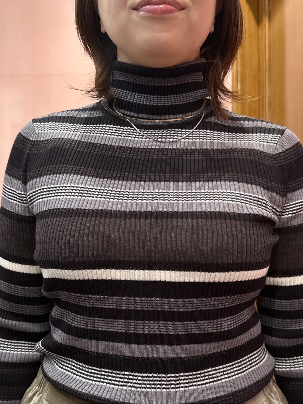 komatsuさんの「DRESSTERIOR｜シルクブレンドメリノウールリブプルオーバー」を使ったコーディネート