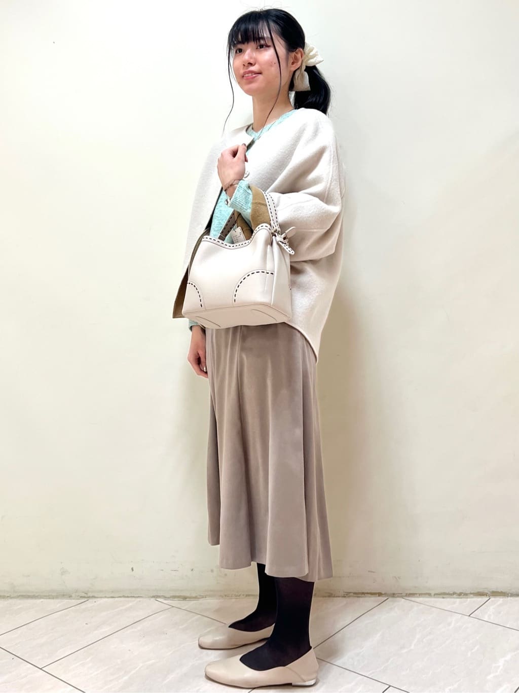 yanaさんの「Reflect｜【選べる5色／ゆったりシルエット】Vネックスパンコールニット」を使ったコーディネート