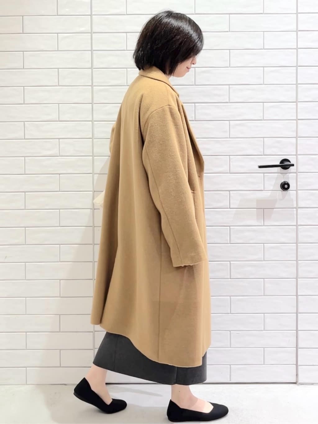 しおりさんの「OPAQUE.CLIP｜カシミヤブレンドウールチェスターコート」を使ったコーディネート