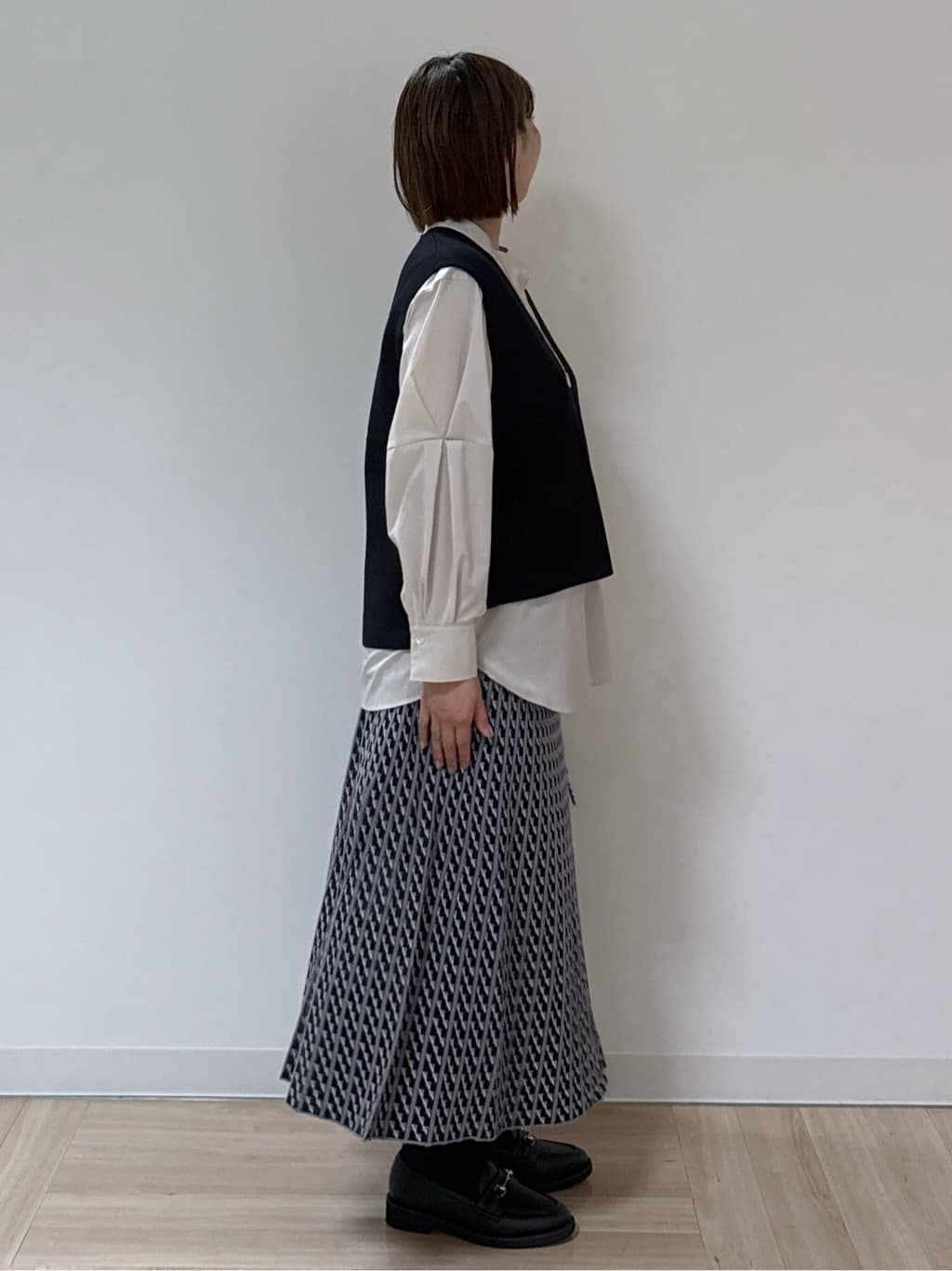 amiさんの「Reflect｜【さらっと一枚で決まる／重ね着にもおすすめ◎】タックスリーブシャツブラウス」を使ったコーディネート