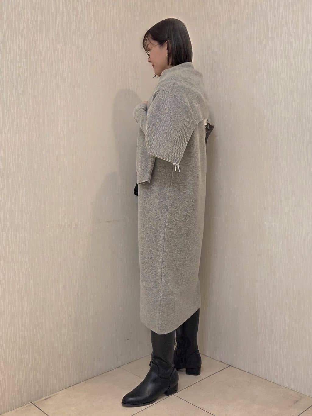 naokoさんの「UNTITLED｜【ロング丈/ゆったりシルエット】テントライン ニットワンピース」を使ったコーディネート