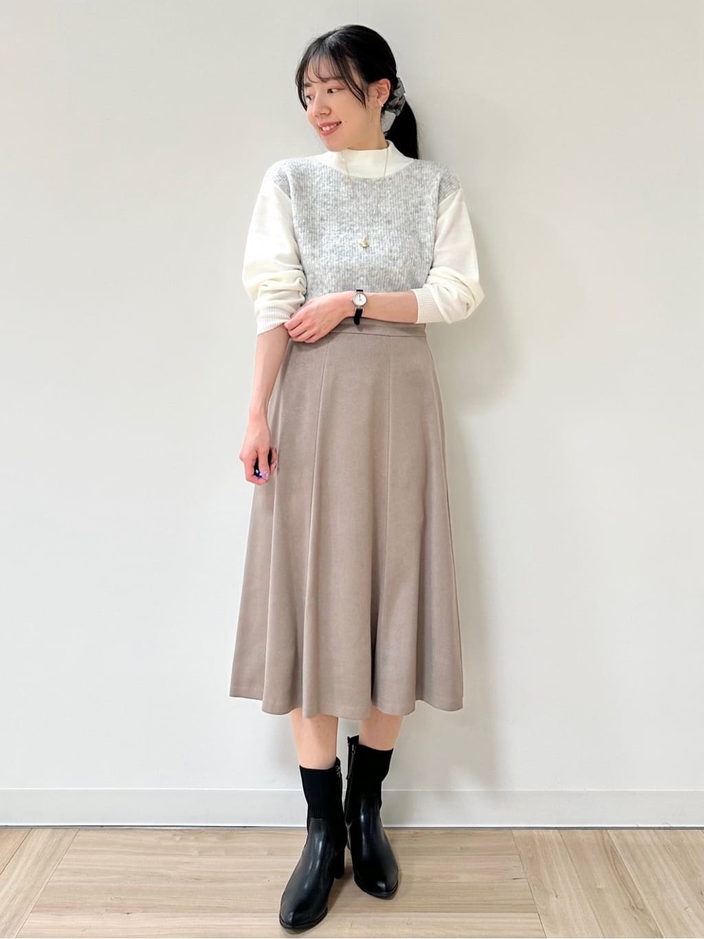 Momoさんの「Reflect｜【通勤】スエードライクフレアスカート」を使ったコーディネート