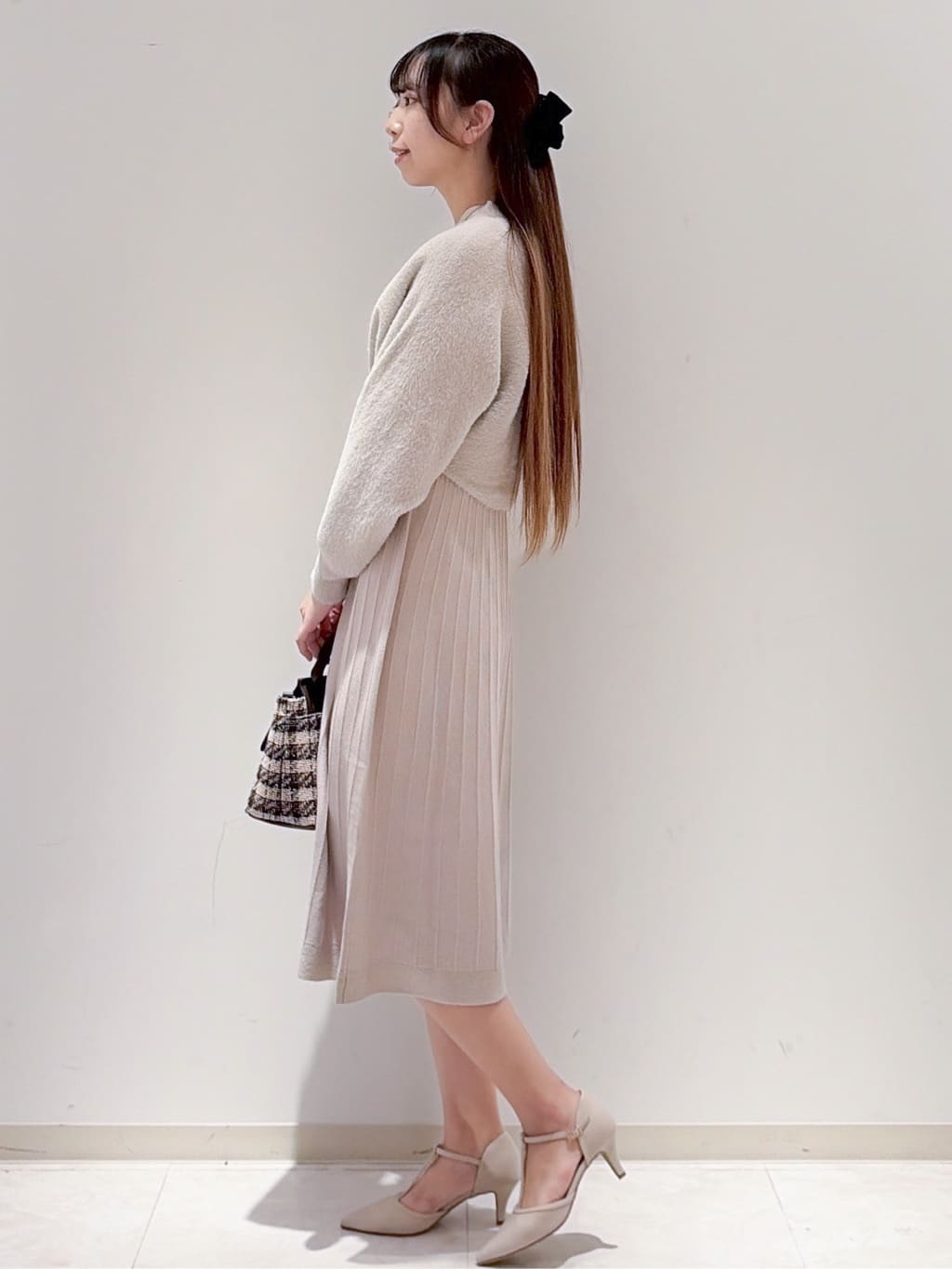 yurinaさんの「index｜ラメフェザープルオーバーセット ニットワンピース【洗濯機OK】《XS～LL》」を使ったコーディネート