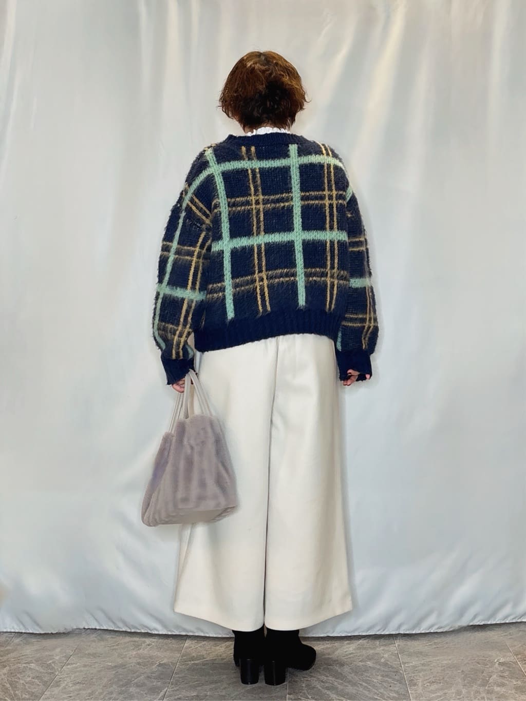 たみさんの「SHOO･LA･RUE｜【S-LL】女性らしさ漂う ふわふわチェック柄ニット」を使ったコーディネート