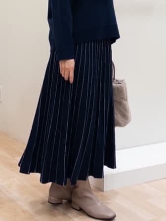 シュウコさんの「grove｜【SETUP可能】冬から春まで心地よく　タック編みオーバーサイズニット」を使ったコーディネート