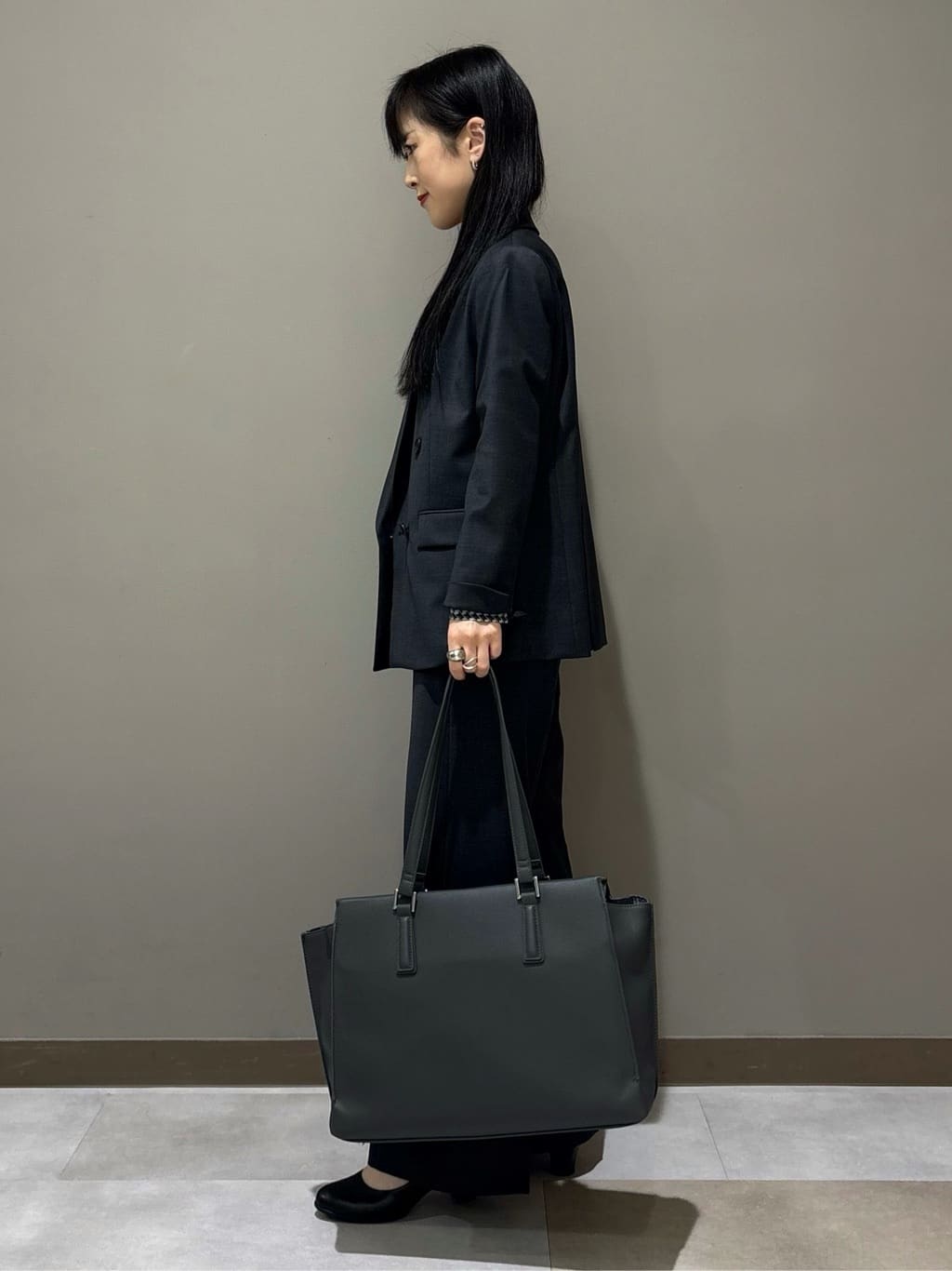KEIKOさんの「INDIVI｜【日本製／スーツ／通勤】シルクウールストレッチ ダブルジャケット」を使ったコーディネート