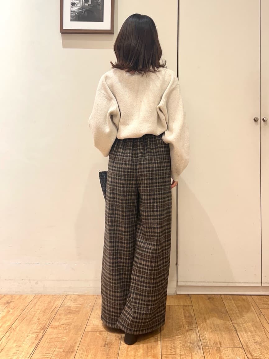 AIRIさんの「SHOO･LA･RUE｜【S-LL】きらっと華やぐ　大人のスパンコールニット」を使ったコーディネート