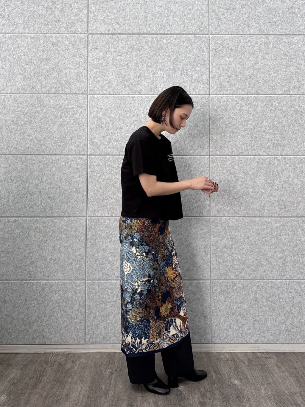 ayanoさんの「INDIVI｜クルーネック刺繍Tシャツ」を使ったコーディネート