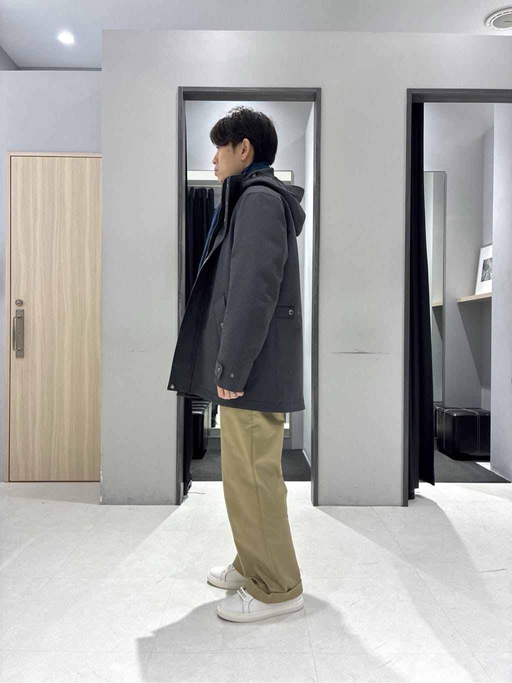 わいずみさんの「TAKEO KIKUCHI｜【Air Palette Knit】ワンポイント カラーニット プルオーバー」を使ったコーディネート