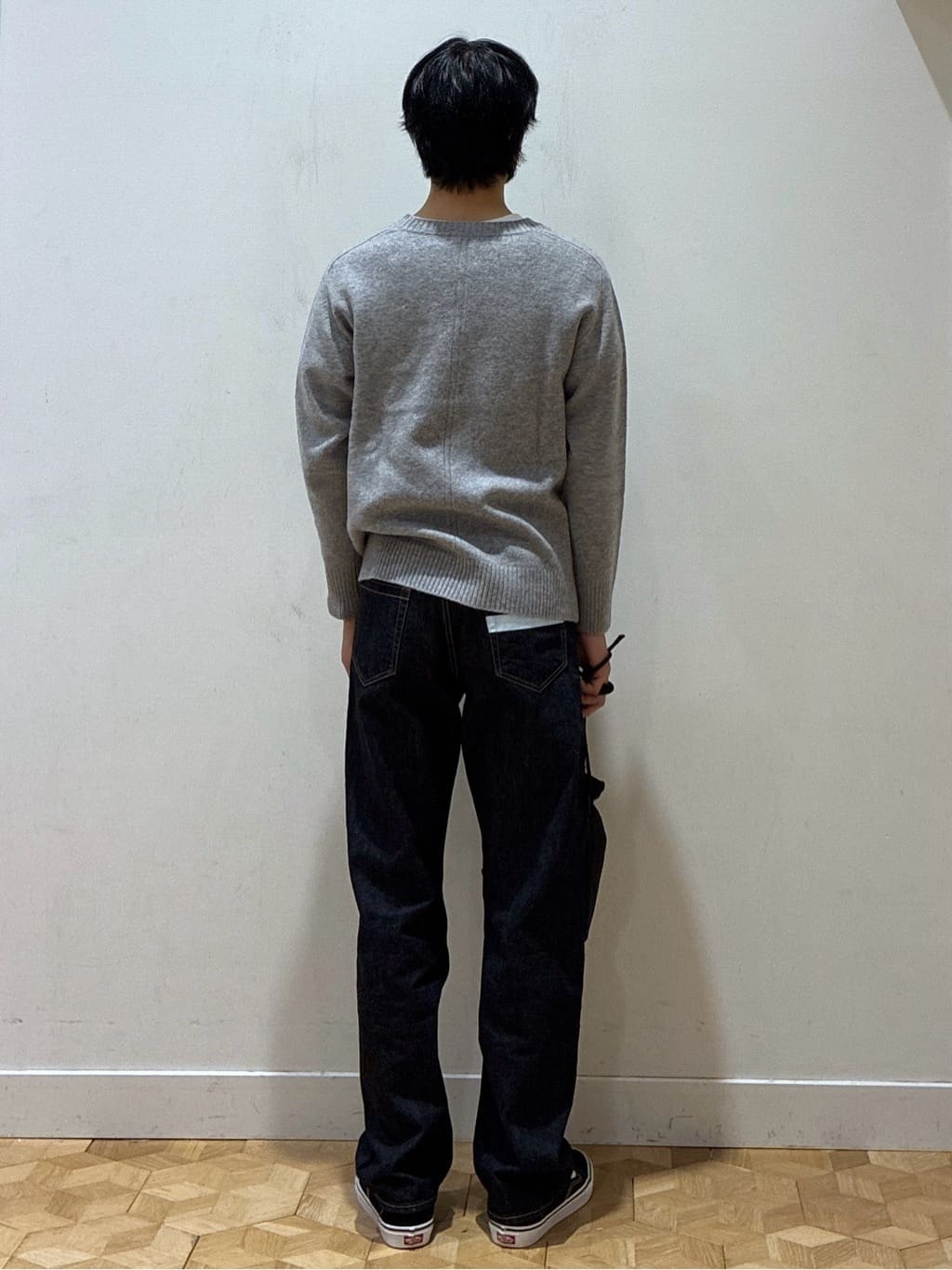 KAZUKIさんの「Dessin｜ウールカシミヤVネック」を使ったコーディネート