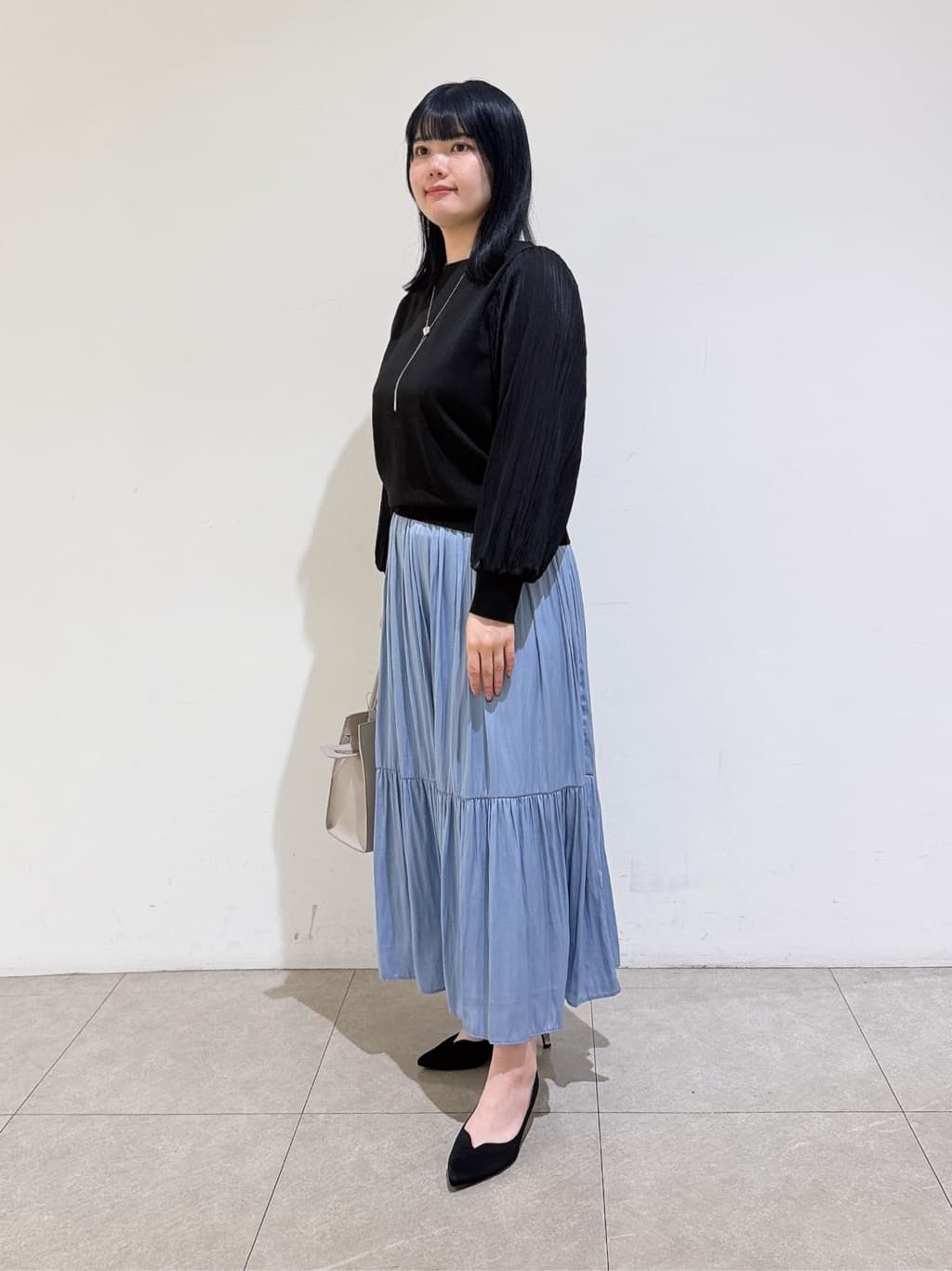 emikaさんの「INDIVI｜【洗える／華やか】袖プリーツニット」を使ったコーディネート