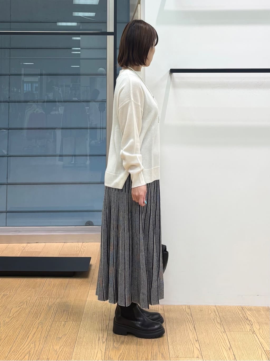 asamiさんの「INDIVI｜【洗える／カシミヤ混】ボトルネック ドルマンスリーブニット」を使ったコーディネート