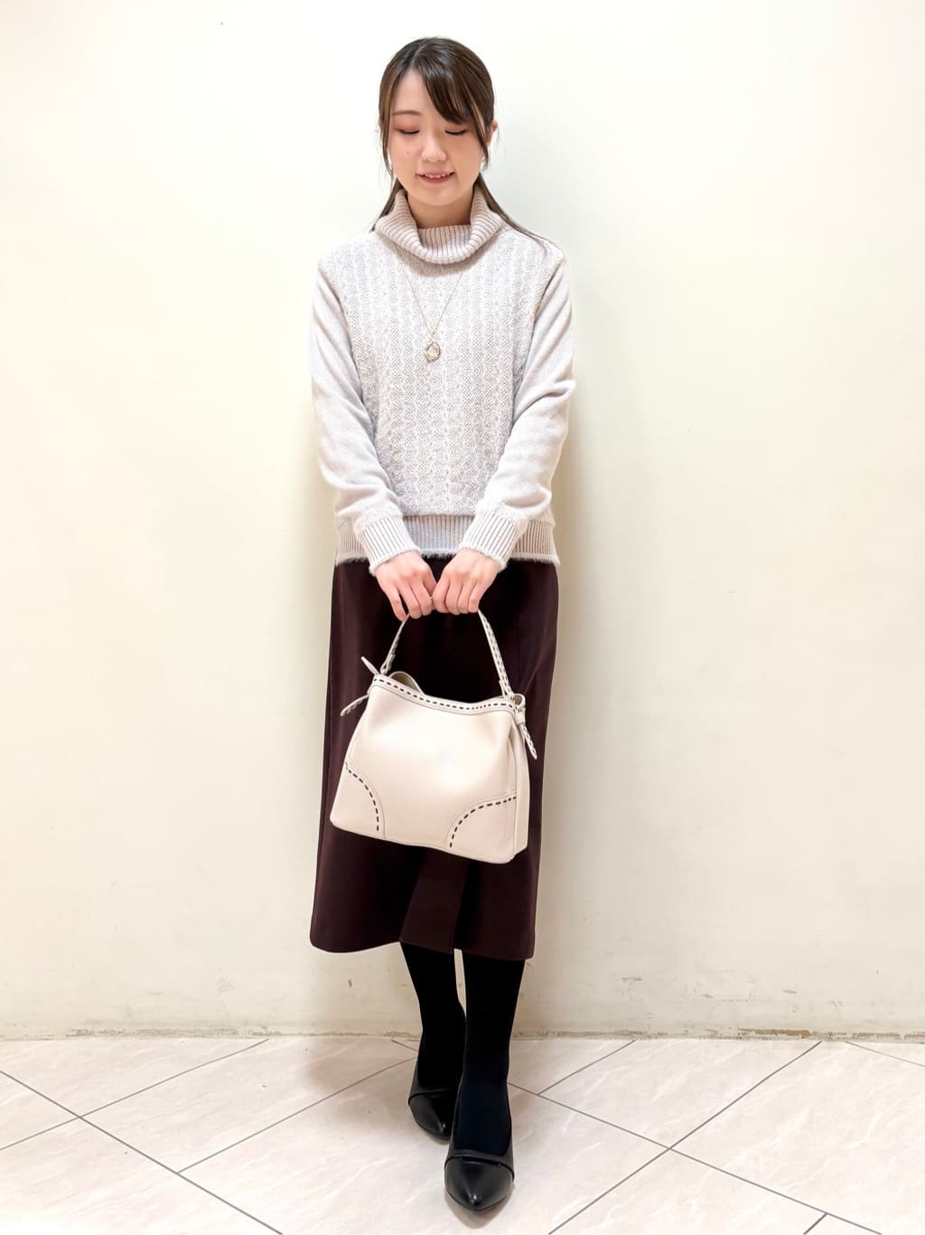 mikiさんの「Reflect｜【ほんのりラメ感◎】ふわふわフェザーヤーンハイネックニット」を使ったコーディネート