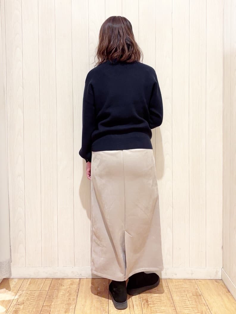 あいこさんの「SHOO･LA･RUE｜【毛玉になりにくい/洗濯機可/S-LL】お袖パールの上品ニット」を使ったコーディネート