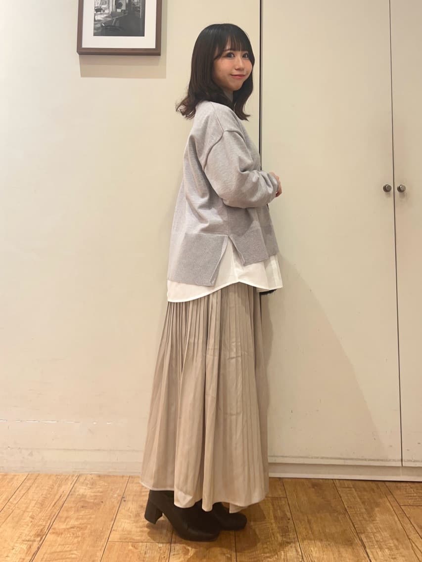 AIRIさんの「SHOO･LA･RUE｜【2点セット/洗濯機可/S-LL】着回しがきく もちもちハイネックニット+裾シャツインナー」を使ったコーディネート