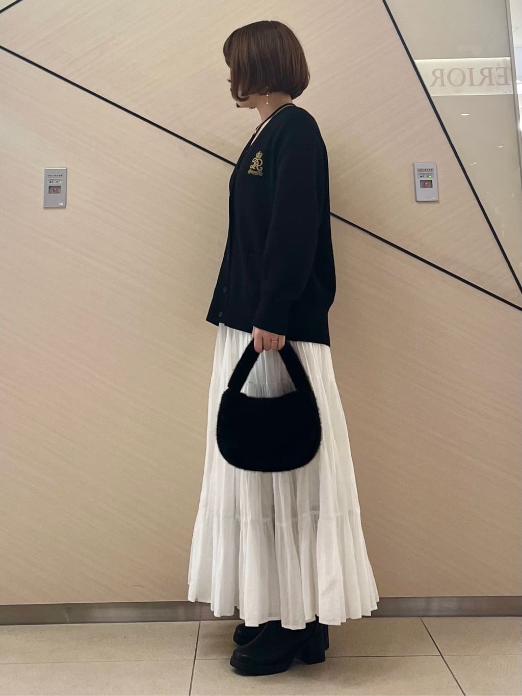 yahataさんの「DRESSTERIOR｜レタードニットカーディガン」を使ったコーディネート