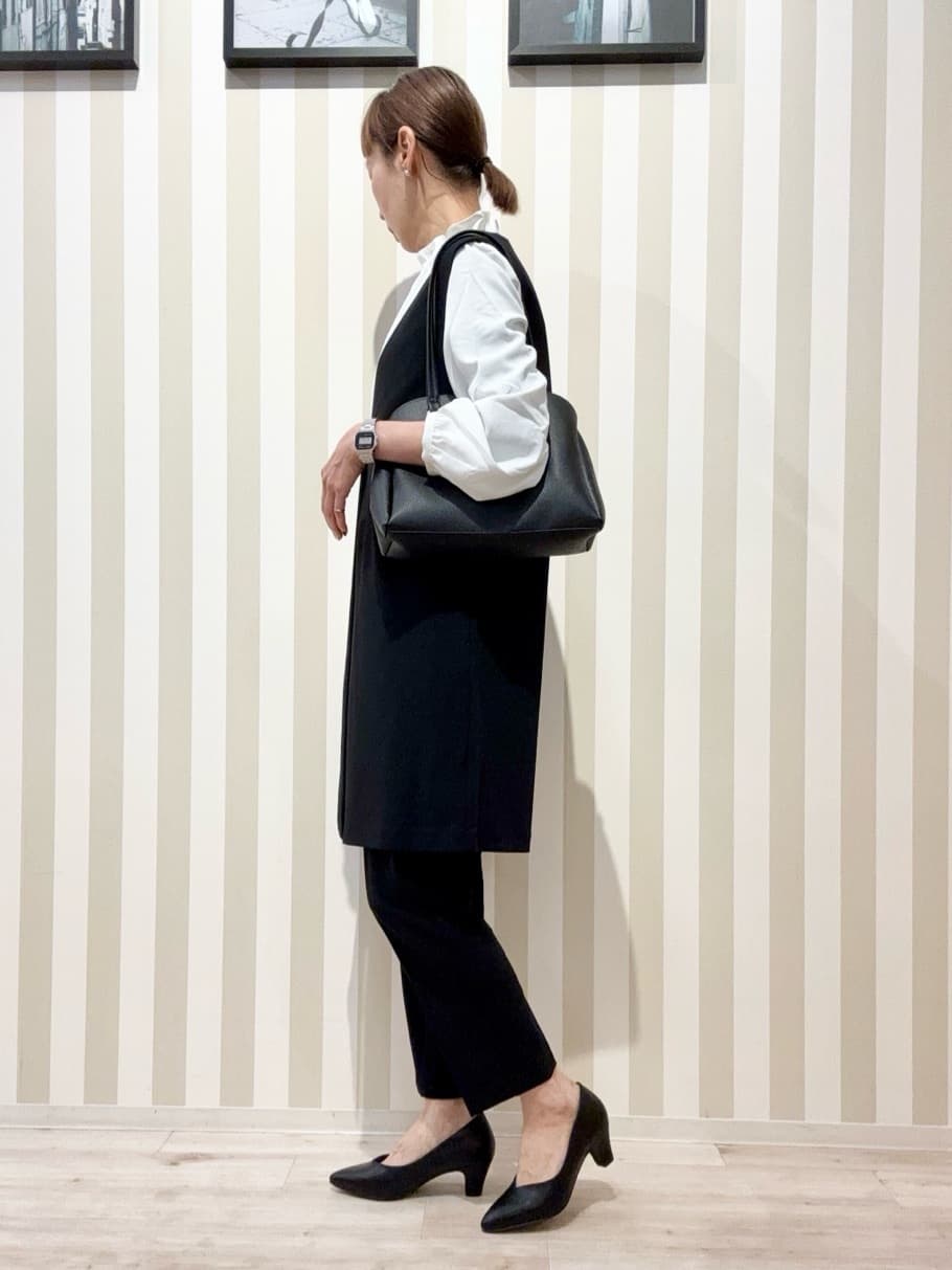 まつこさんの「SHOO･LA･RUE｜【洗濯機可/セットアップ可/S-3L】きちんと楽に。カットジョーゼット ロングジレ」を使ったコーディネート