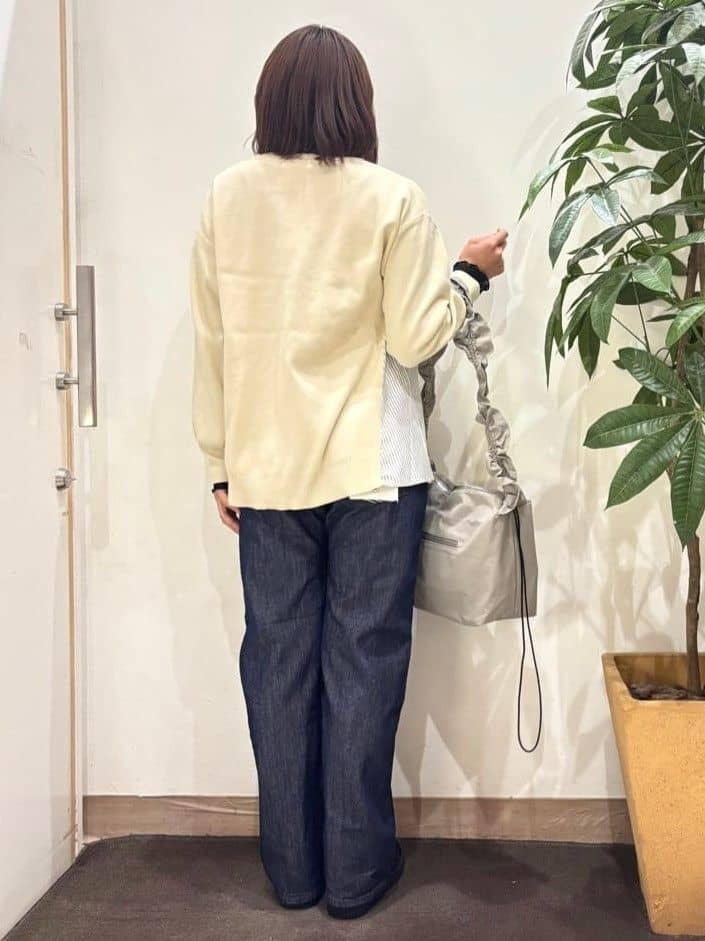 TOWAさんの「SHOO･LA･RUE｜【洗濯機可/S-LL/体型カバー】横姿もきれい見え スポンディッシュ Aライントップス」を使ったコーディネート