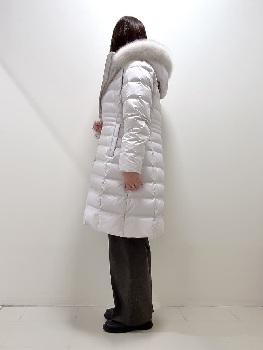 YUIさんの「UNTITLED｜【はっ水機能/フード取り外し可/防寒】ロングダウンコート」を使ったコーディネート