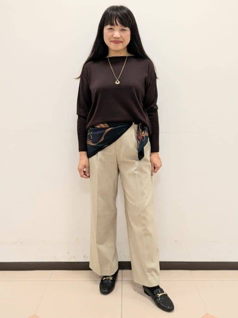 ともさんの「UNTITLED｜【洗える/はっ水/後ろウエストゴム】ストレッチ2タックワイドパンツ」を使ったコーディネート