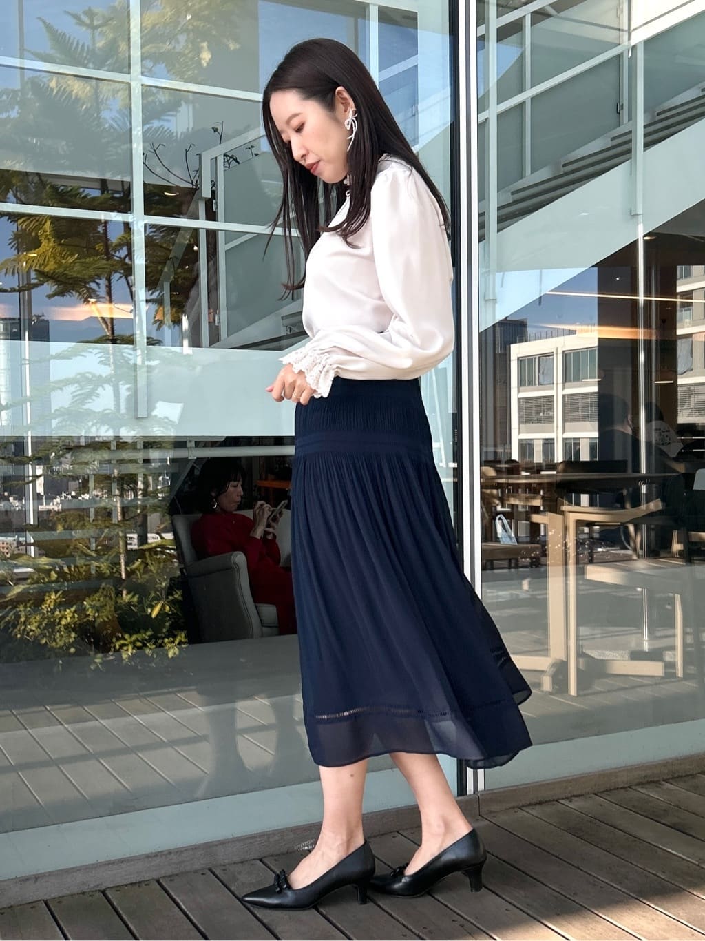 teiさんの「Couture brooch｜【2WAY・ハレの日・通勤】エンブロレースブラウス」を使ったコーディネート
